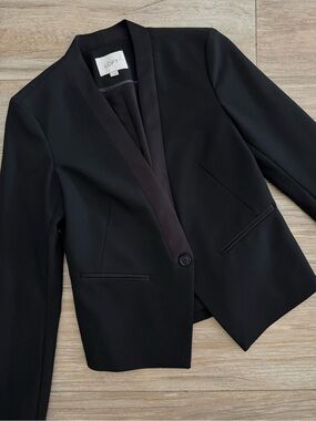 LOFT Women’s Tuxedo Jacket Size 2